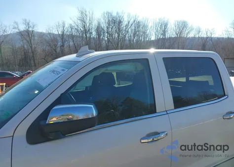 2015 Chevrolet Silverado K1500 High Country z USA, uszkodzony, nr VIN 3GCUKTEJXFG445591